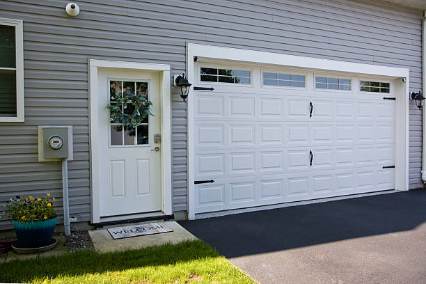 24/7 Emergency Garage Door Panel Replacement experts in Brilliant, AL